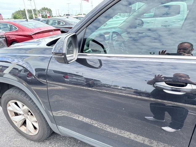 used 2018 Volkswagen Atlas car, priced at $17,000