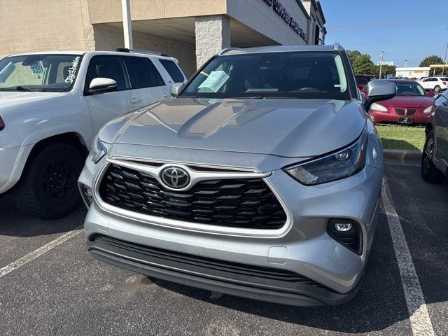 used 2023 Toyota Highlander car, priced at $40,500