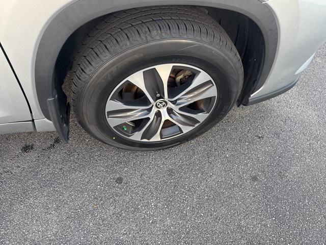 used 2023 Toyota Highlander car, priced at $38,000