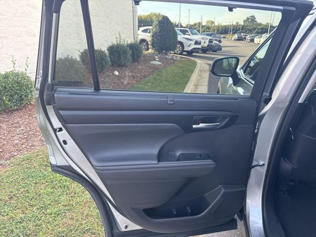 used 2023 Toyota Highlander car, priced at $38,000