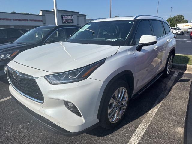 used 2022 Toyota Highlander car, priced at $33,000