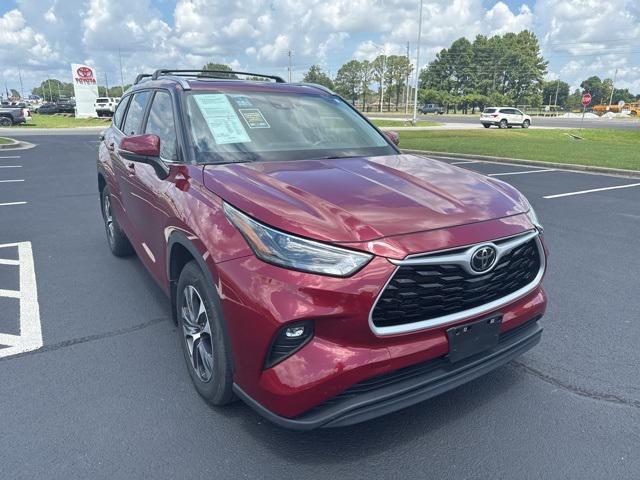 used 2023 Toyota Highlander car, priced at $37,900