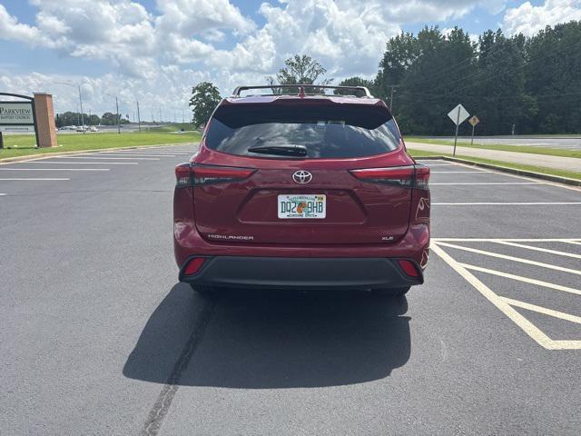 used 2023 Toyota Highlander car, priced at $37,900