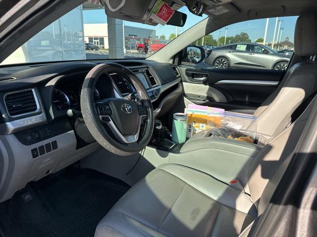 used 2019 Toyota Highlander car, priced at $21,500