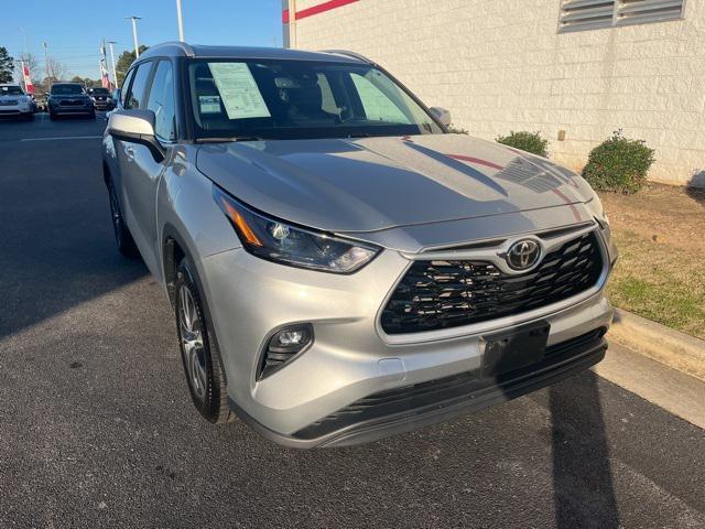 used 2023 Toyota Highlander car, priced at $36,500