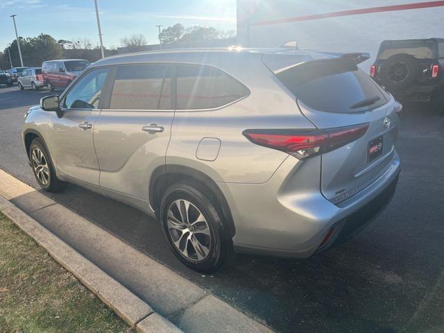 used 2023 Toyota Highlander car, priced at $36,500