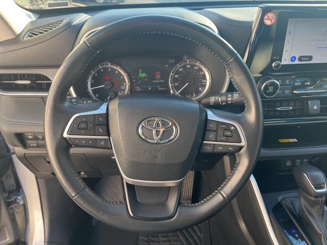 used 2023 Toyota Highlander car, priced at $36,500