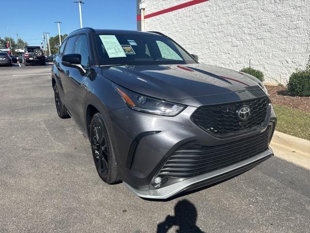 used 2024 Toyota Highlander car, priced at $42,900