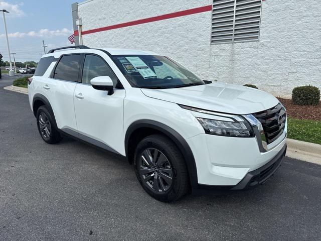 used 2025 Nissan Pathfinder car, priced at $37,900