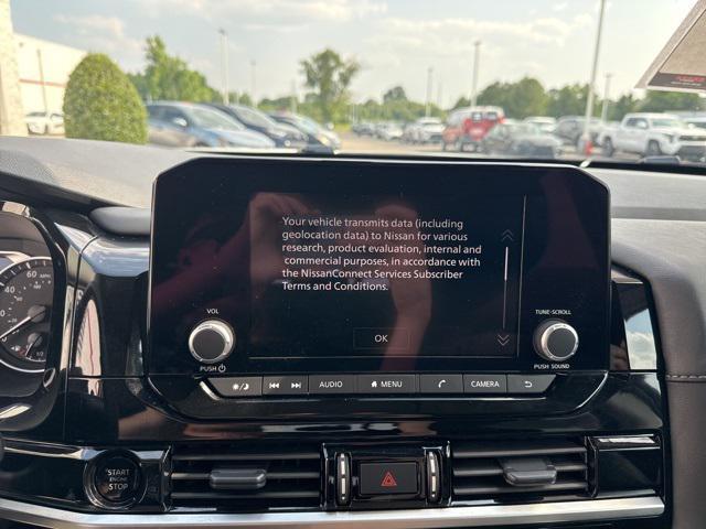 used 2025 Nissan Pathfinder car, priced at $37,900