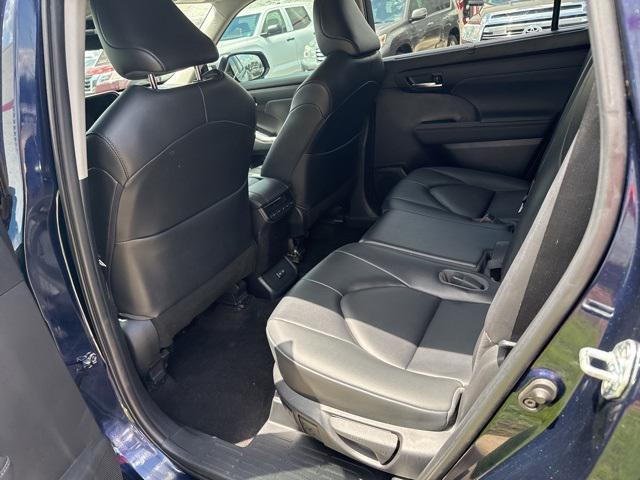 used 2023 Toyota Highlander car, priced at $38,900