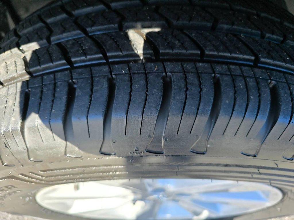 used 2013 Toyota Highlander car, priced at $11,990