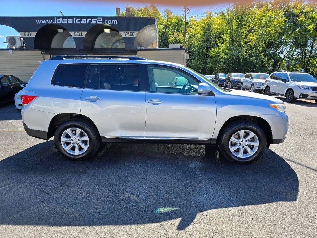 used 2013 Toyota Highlander car, priced at $11,990
