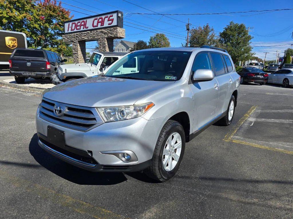 used 2013 Toyota Highlander car, priced at $11,990