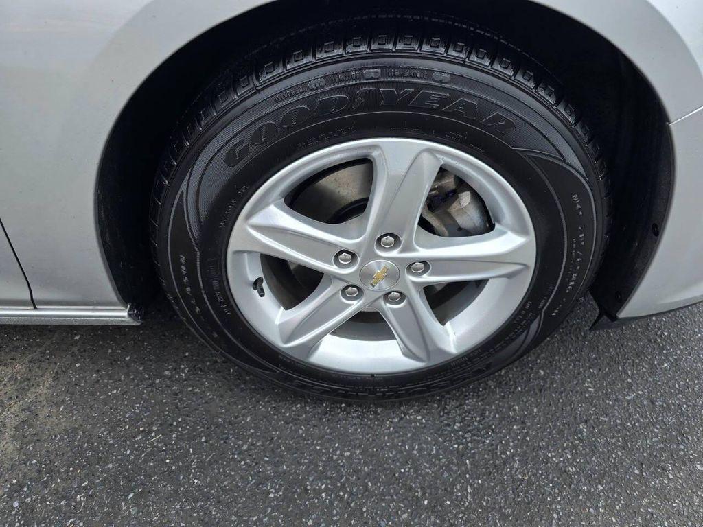used 2021 Chevrolet Malibu car, priced at $13,500