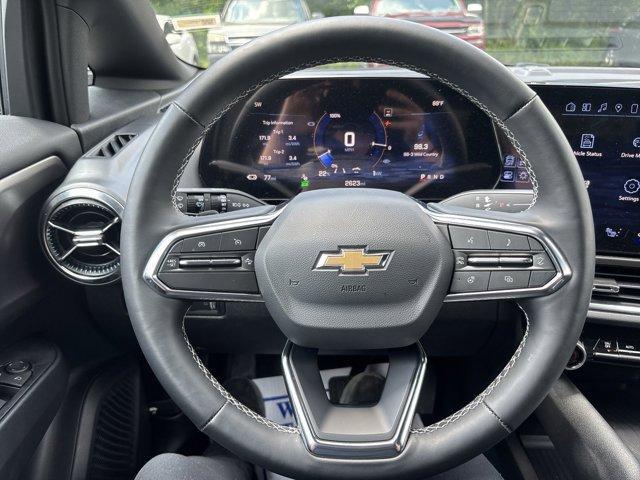 new 2025 Chevrolet Equinox EV car, priced at $34,290