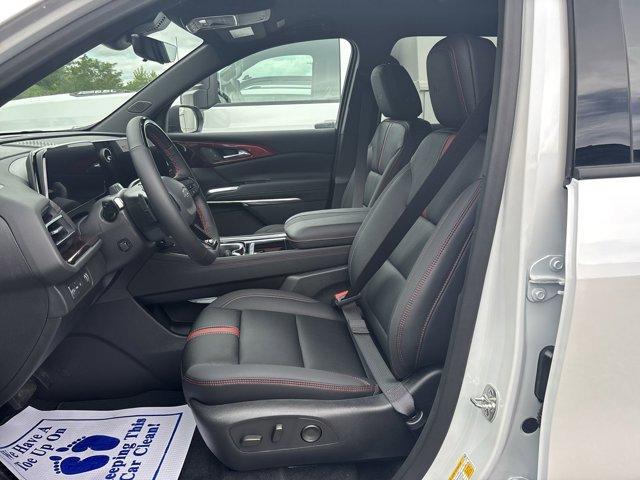 new 2025 Chevrolet Traverse car, priced at $55,530