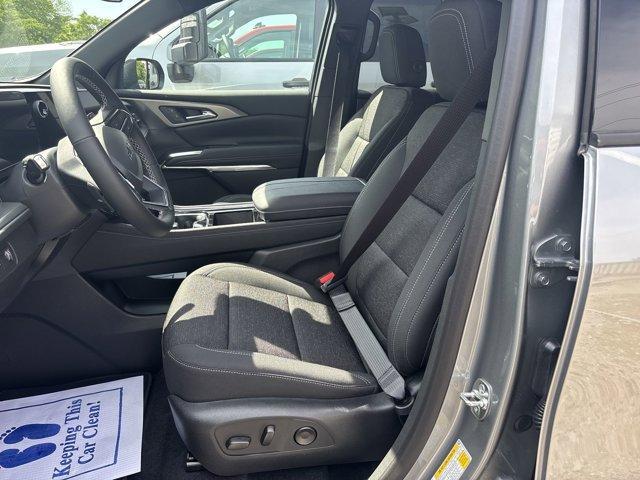 new 2025 Chevrolet Traverse car, priced at $43,080