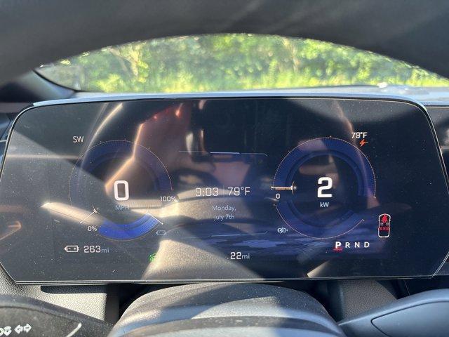 new 2025 Chevrolet Equinox EV car, priced at $33,290
