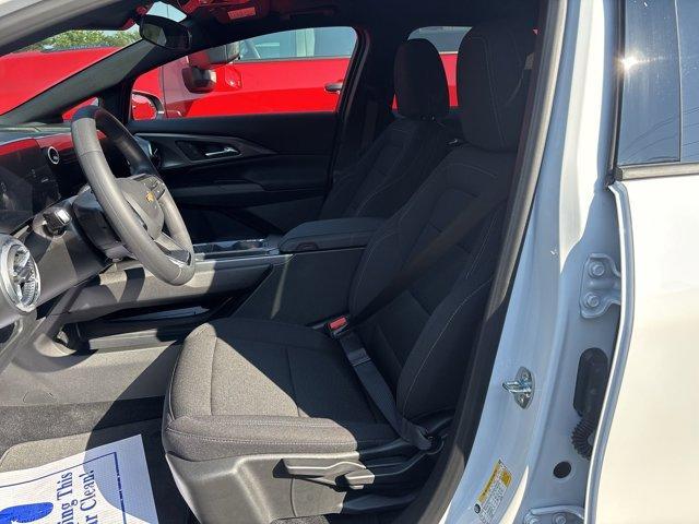 new 2025 Chevrolet Equinox EV car, priced at $33,290