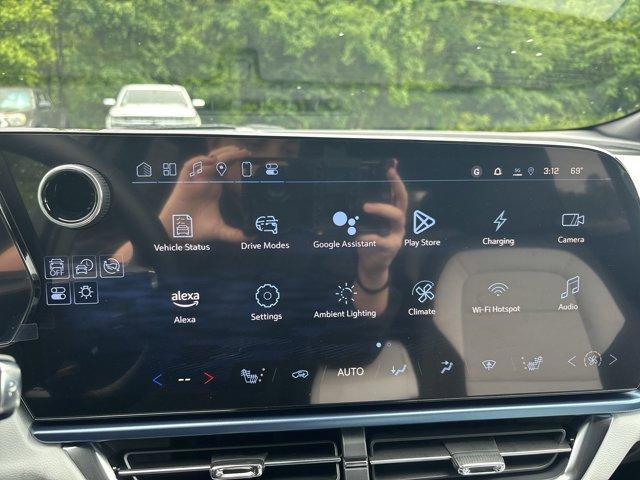 new 2025 Chevrolet Equinox EV car, priced at $38,494