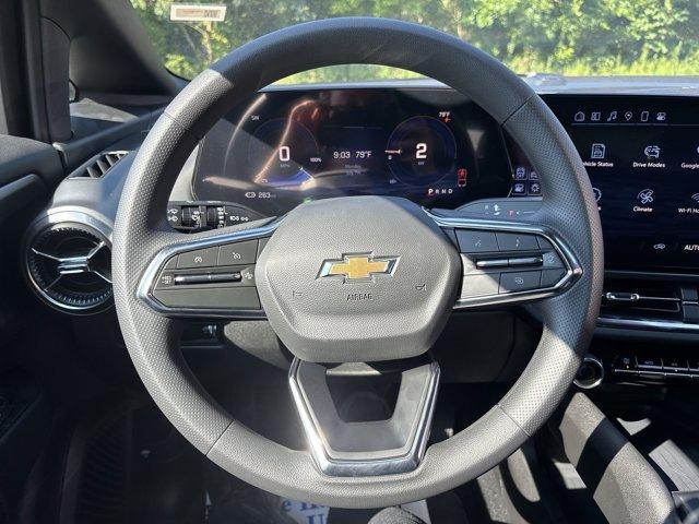 new 2025 Chevrolet Equinox EV car, priced at $33,290