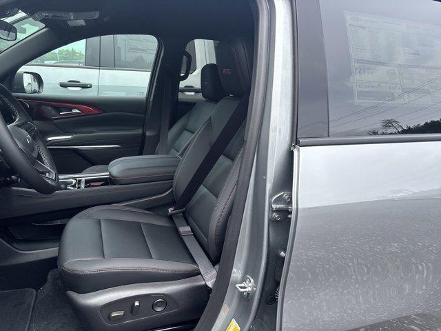 new 2025 Chevrolet Traverse car, priced at $48,335