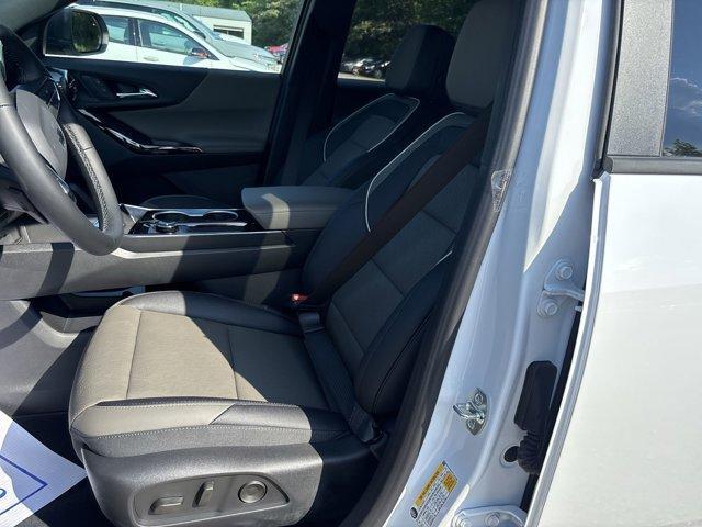 new 2026 Chevrolet Equinox car, priced at $32,393