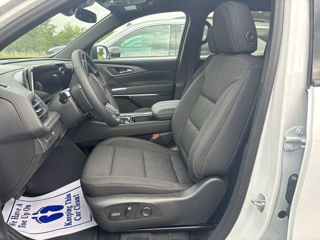 new 2025 Chevrolet Traverse car, priced at $43,020