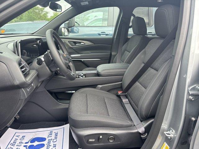new 2025 Chevrolet Traverse car, priced at $43,235