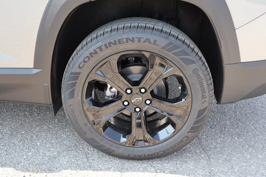 new 2026 Chevrolet Equinox car, priced at $32,485