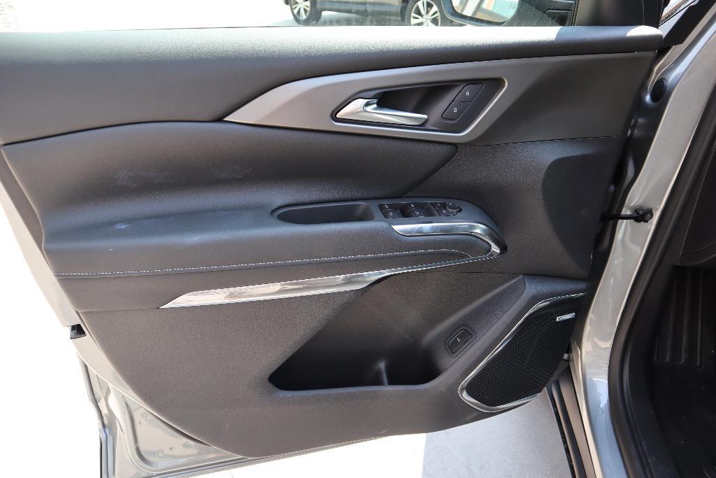 new 2026 Chevrolet Traverse car, priced at $51,140