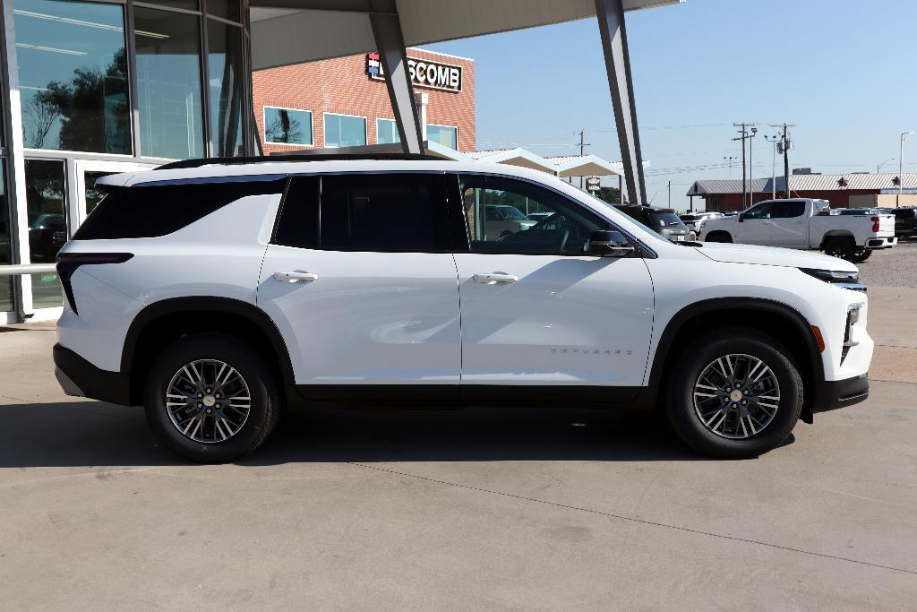 new 2026 Chevrolet Traverse car, priced at $44,215