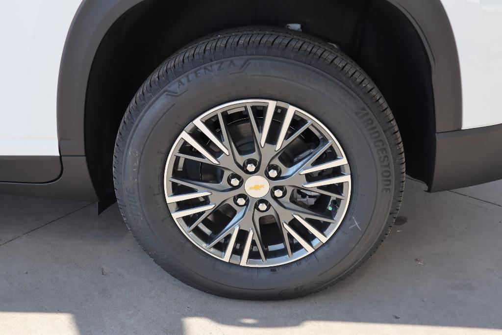 new 2026 Chevrolet Traverse car, priced at $44,215