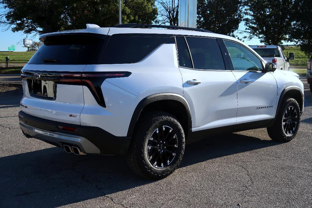 new 2025 Chevrolet Traverse car, priced at $50,530