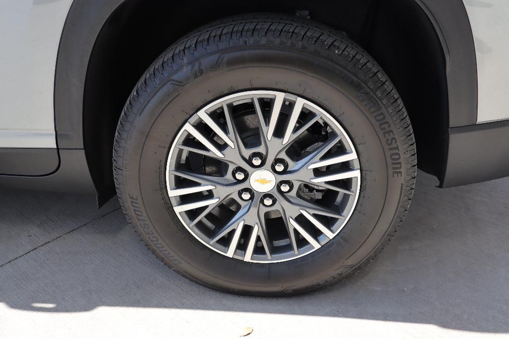 new 2025 Chevrolet Traverse car, priced at $42,350