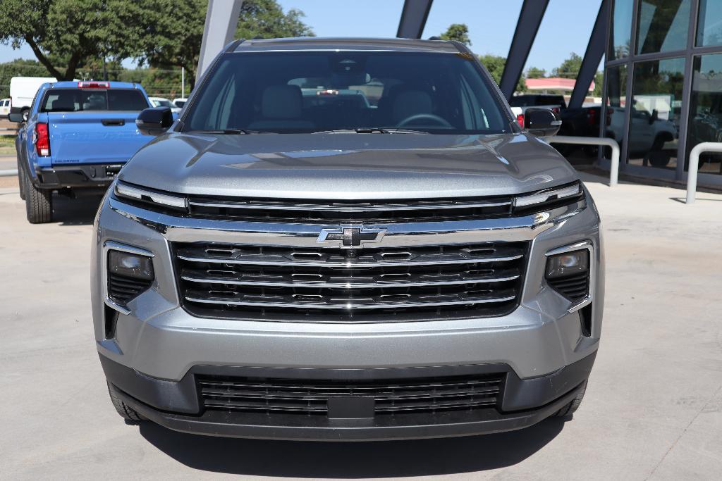 new 2025 Chevrolet Traverse car, priced at $42,350
