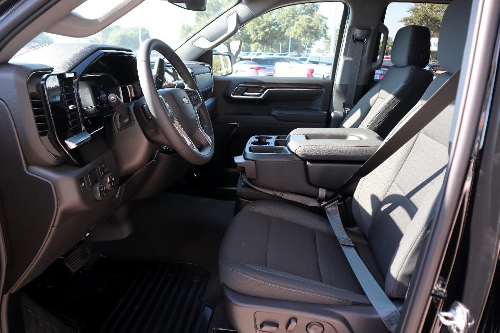 new 2025 Chevrolet Silverado 1500 car, priced at $45,740