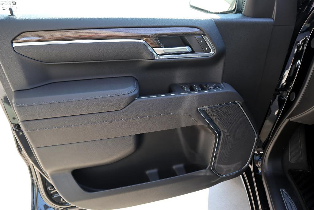 new 2025 Chevrolet Silverado 1500 car, priced at $45,740