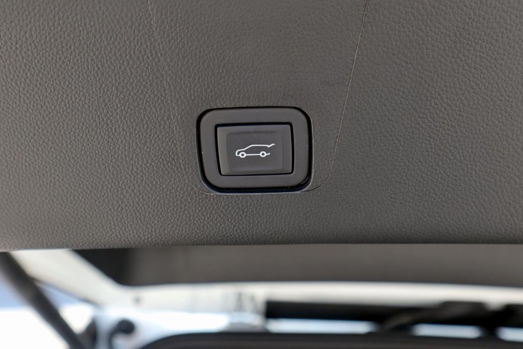used 2023 Chevrolet Traverse car, priced at $35,477