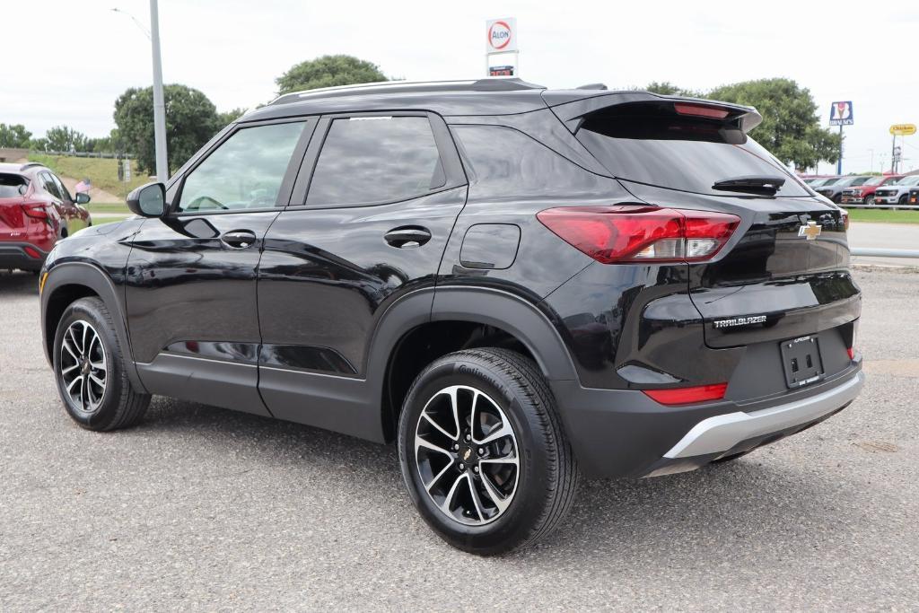 used 2025 Chevrolet TrailBlazer car, priced at $26,977