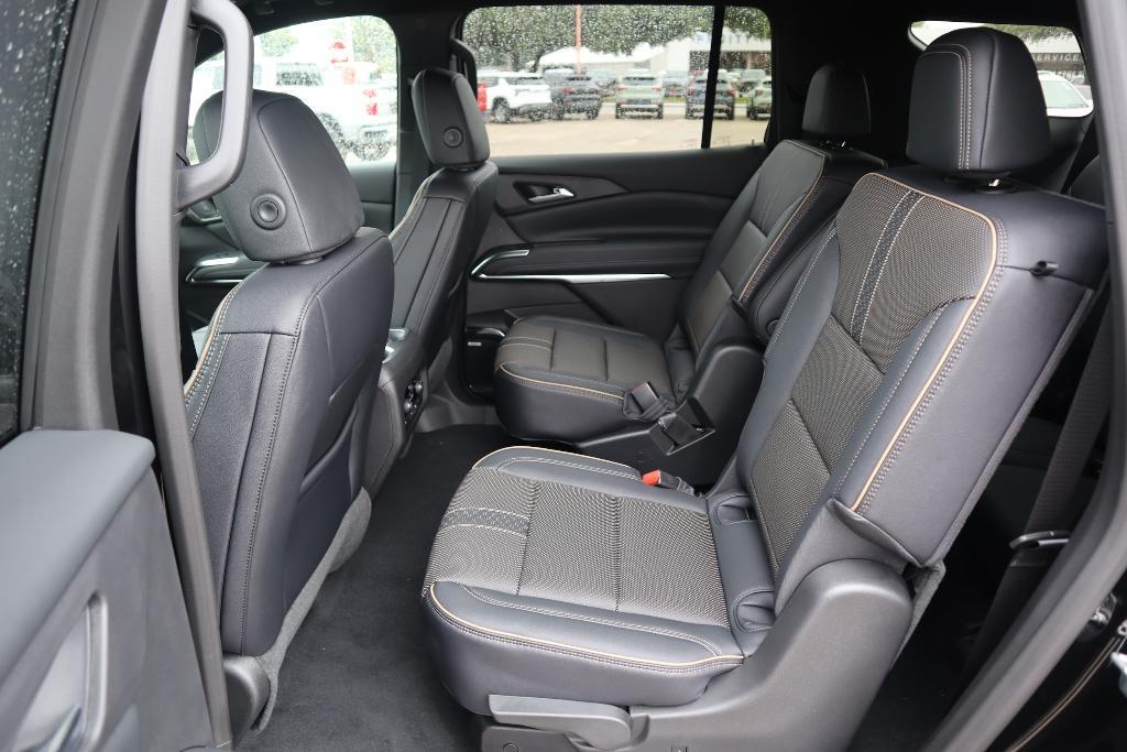 new 2026 Chevrolet Traverse car, priced at $57,290