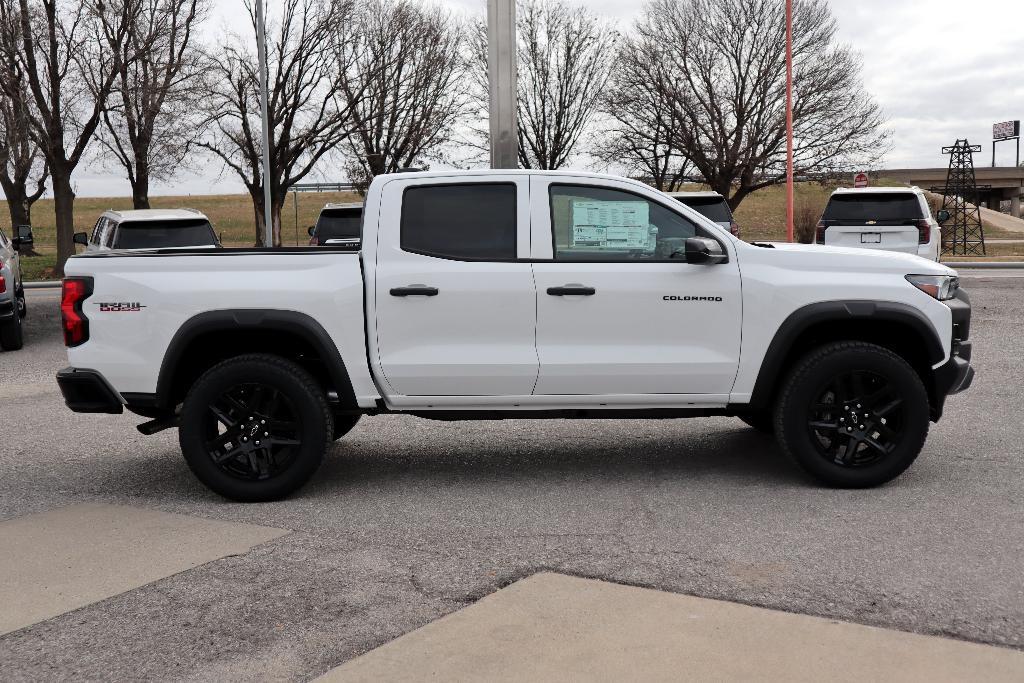 new 2025 Chevrolet Colorado car, priced at $42,015