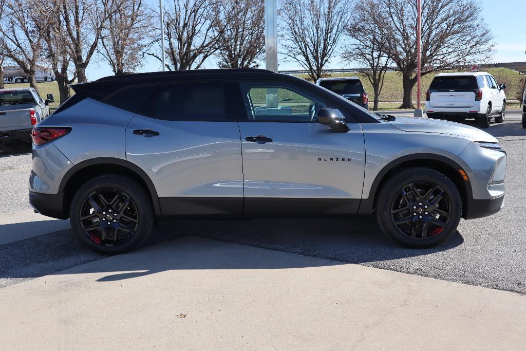 new 2025 Chevrolet Blazer car, priced at $39,155