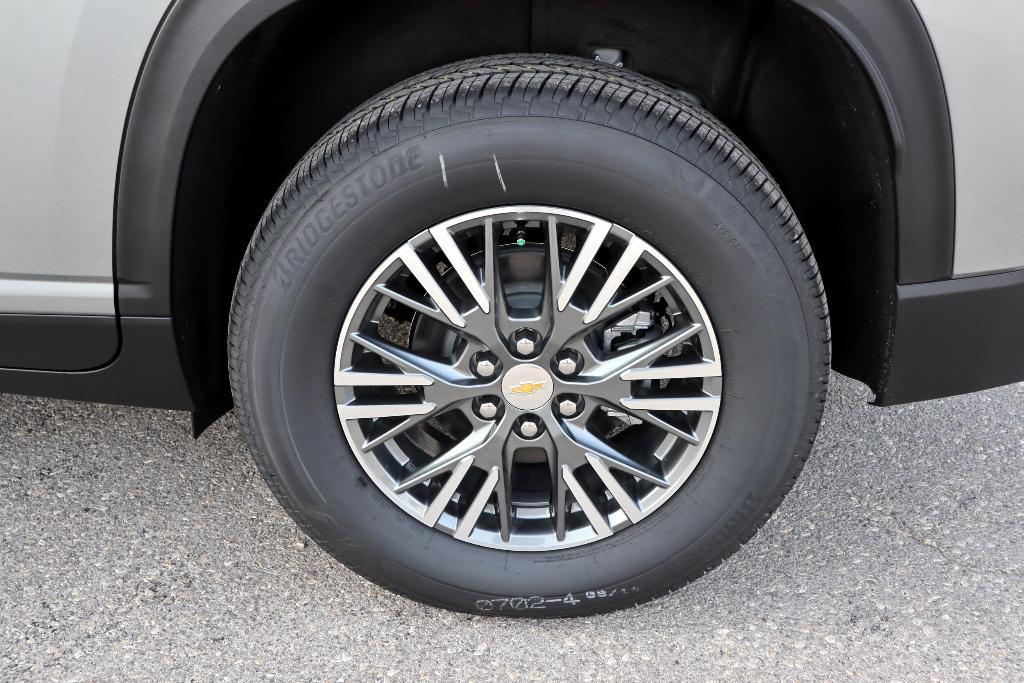 new 2026 Chevrolet Traverse car, priced at $44,215