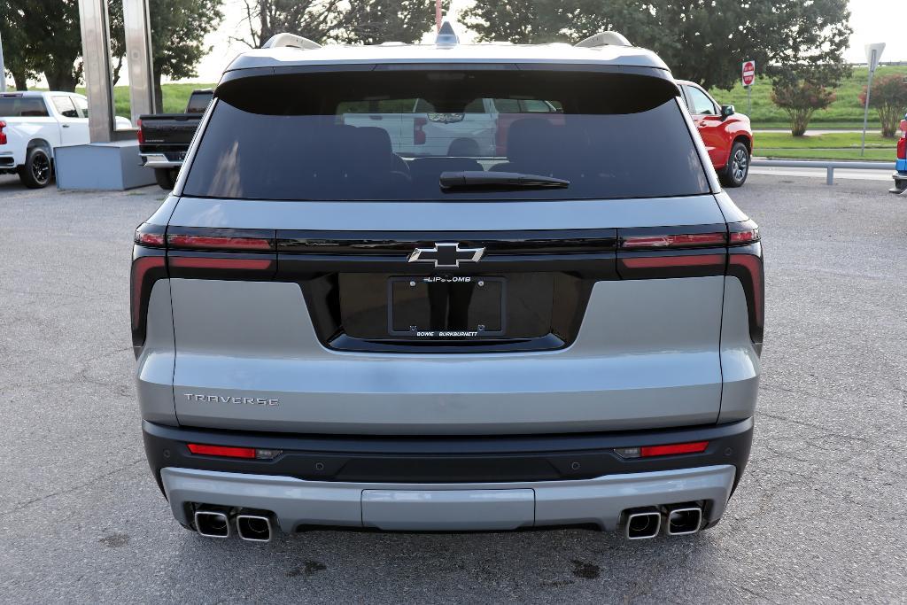 new 2026 Chevrolet Traverse car, priced at $44,215