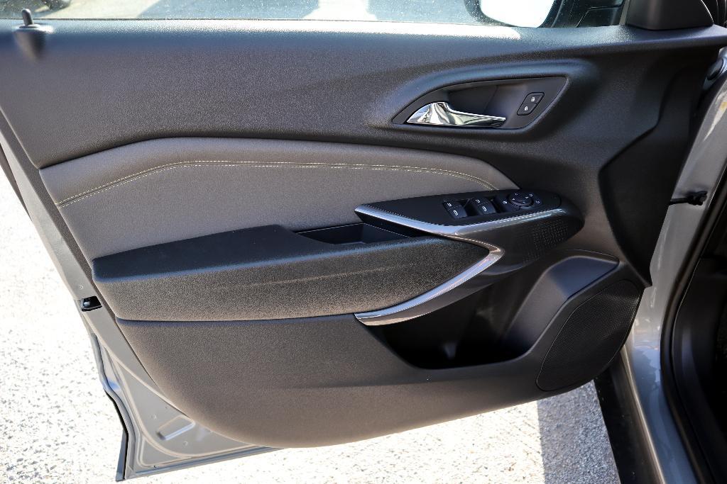 new 2025 Chevrolet Trax car, priced at $26,690