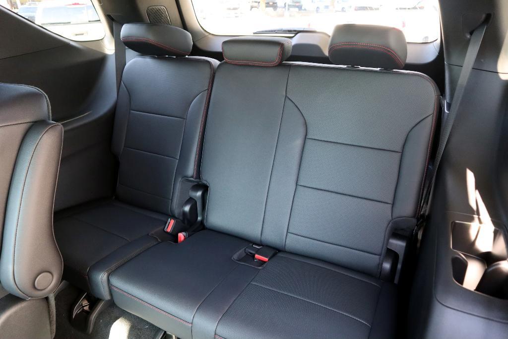 new 2026 Chevrolet Traverse car, priced at $52,295
