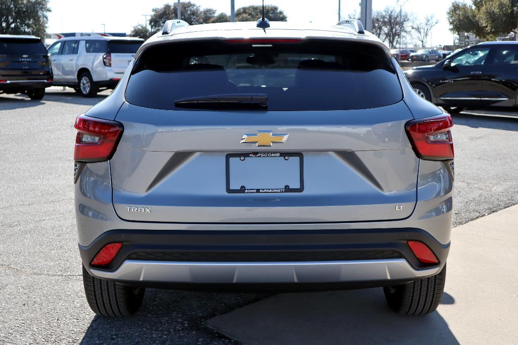 new 2025 Chevrolet Trax car, priced at $24,985