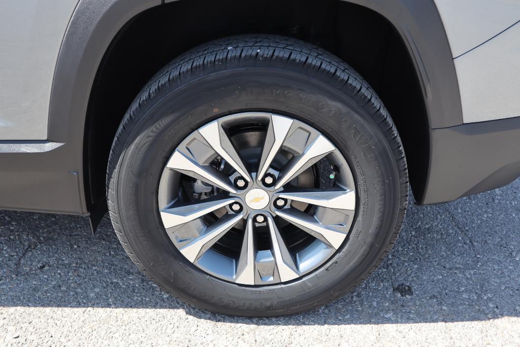 new 2026 Chevrolet Equinox car, priced at $32,635